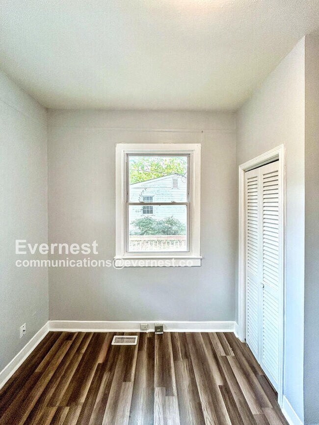 Building Photo - 3 Bed, 1 Bath Home with Modern Comforts / ...