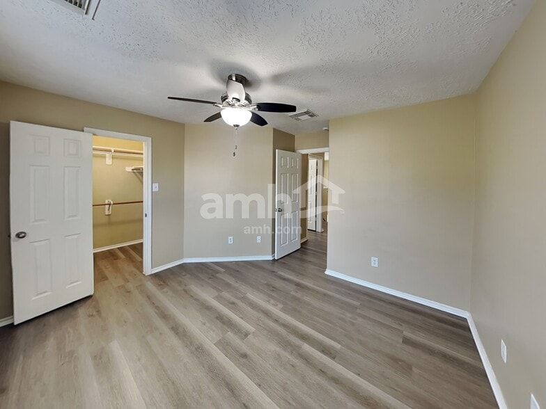 Building Photo - 13118 Peppergate Ln