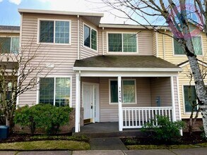 Building Photo - Beautiful Village Townhome!! Double Garage- Great Sunnyside Location!! Pet Friendly Princeton Vil...