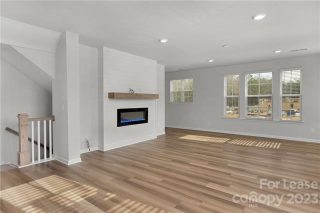 Building Photo - 10105 Hemingway Pl