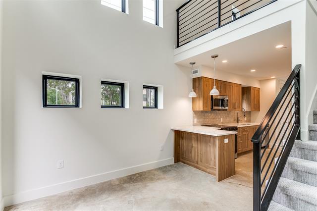 Building Photo - 1312 N Prairie Ave