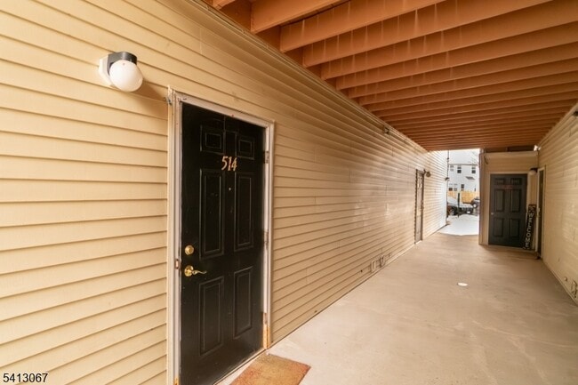 Building Photo - 514 Coppola Dr