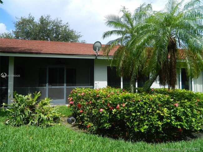 Building Photo - 6734 N Pine Island Rd