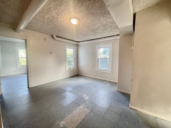 Building Photo - 58 Division St