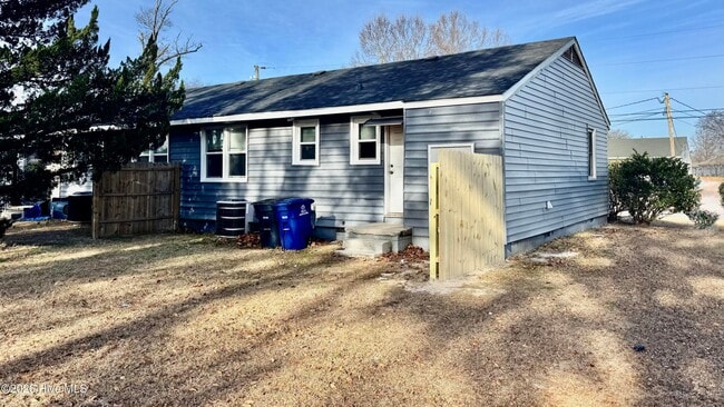 Building Photo - 314 Starling St