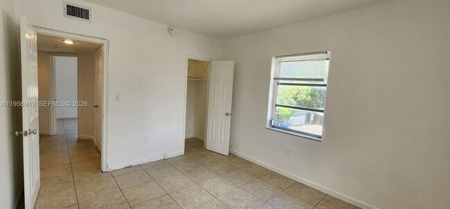 Building Photo - 3670 SW 10th St