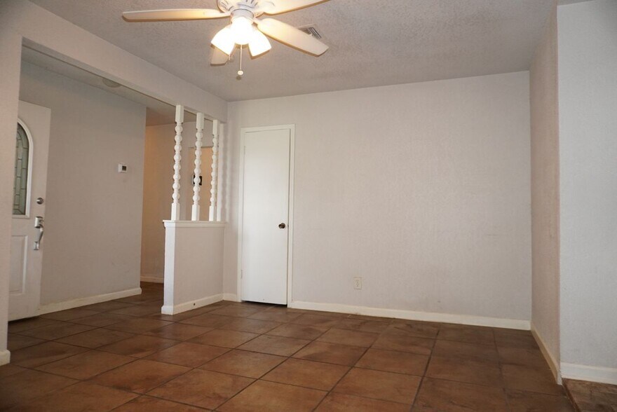 Building Photo - 2007 Hickory Hill Dr