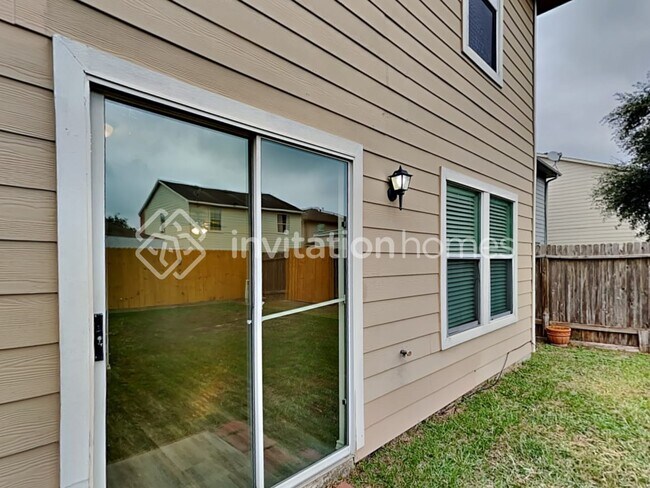 Building Photo - 12502 Aarons Way Dr