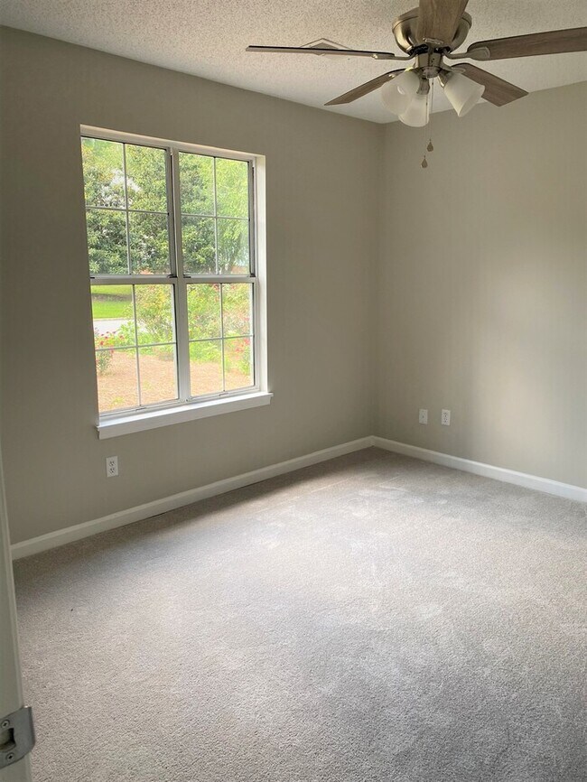 Building Photo - Remodeled Home