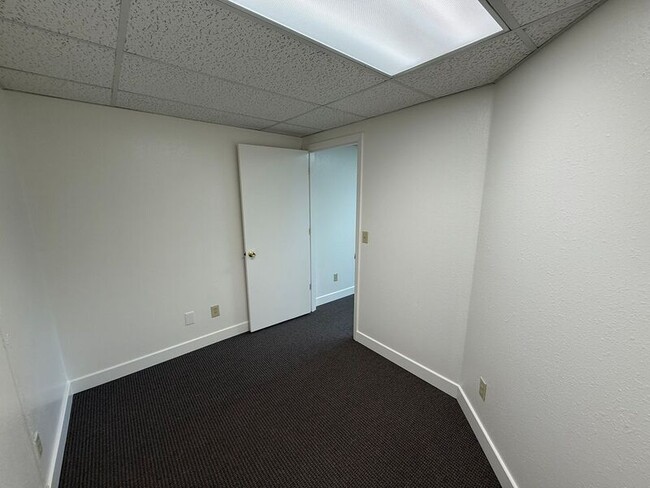 Building Photo - 1367 Commercial St SE