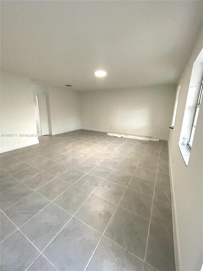 Building Photo - 1666 SW 3rd Ct