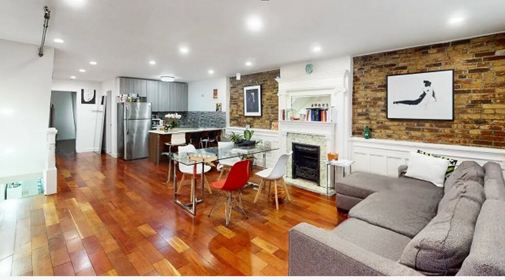 Building Photo - 852 Park Pl