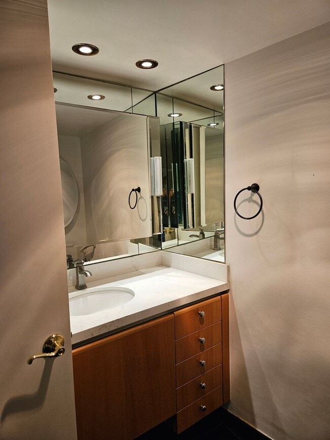 Building Photo - Live at Le Rondelet - Two Bedrooms and Views!