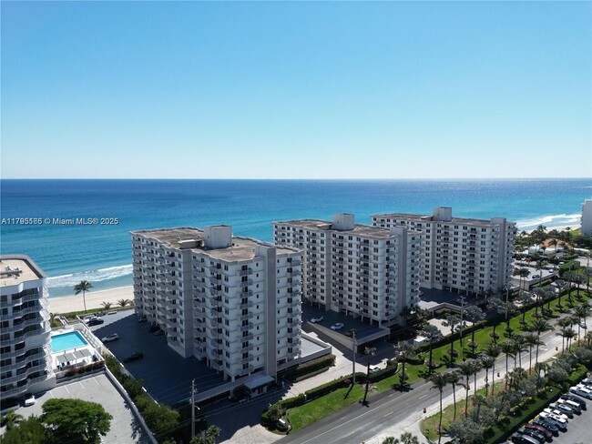 Building Photo - 3215 S Ocean Blvd