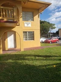 Building Photo - 2814 NW 55th Ave