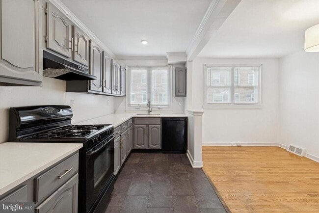 Building Photo - 8604 Bayard St