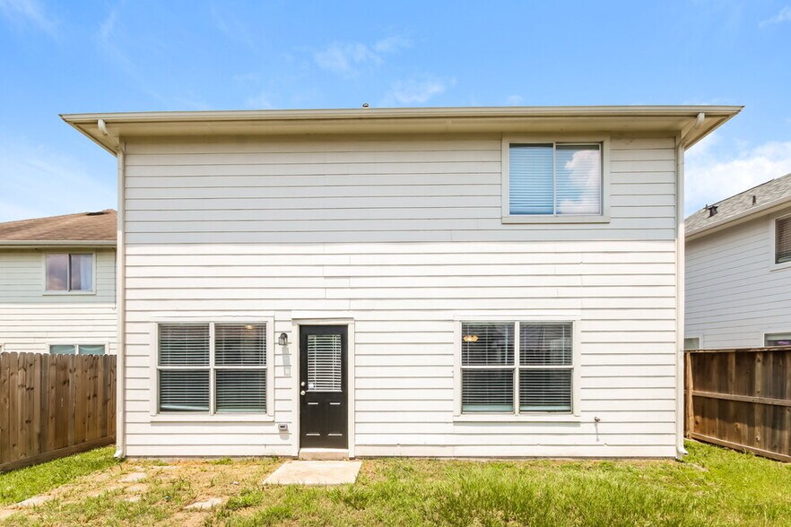 Building Photo - 15026 August Sunset Dr