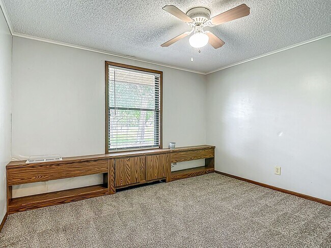 Building Photo - The Sterling - 2 Bedroom 1 Bathroom with inside laundry