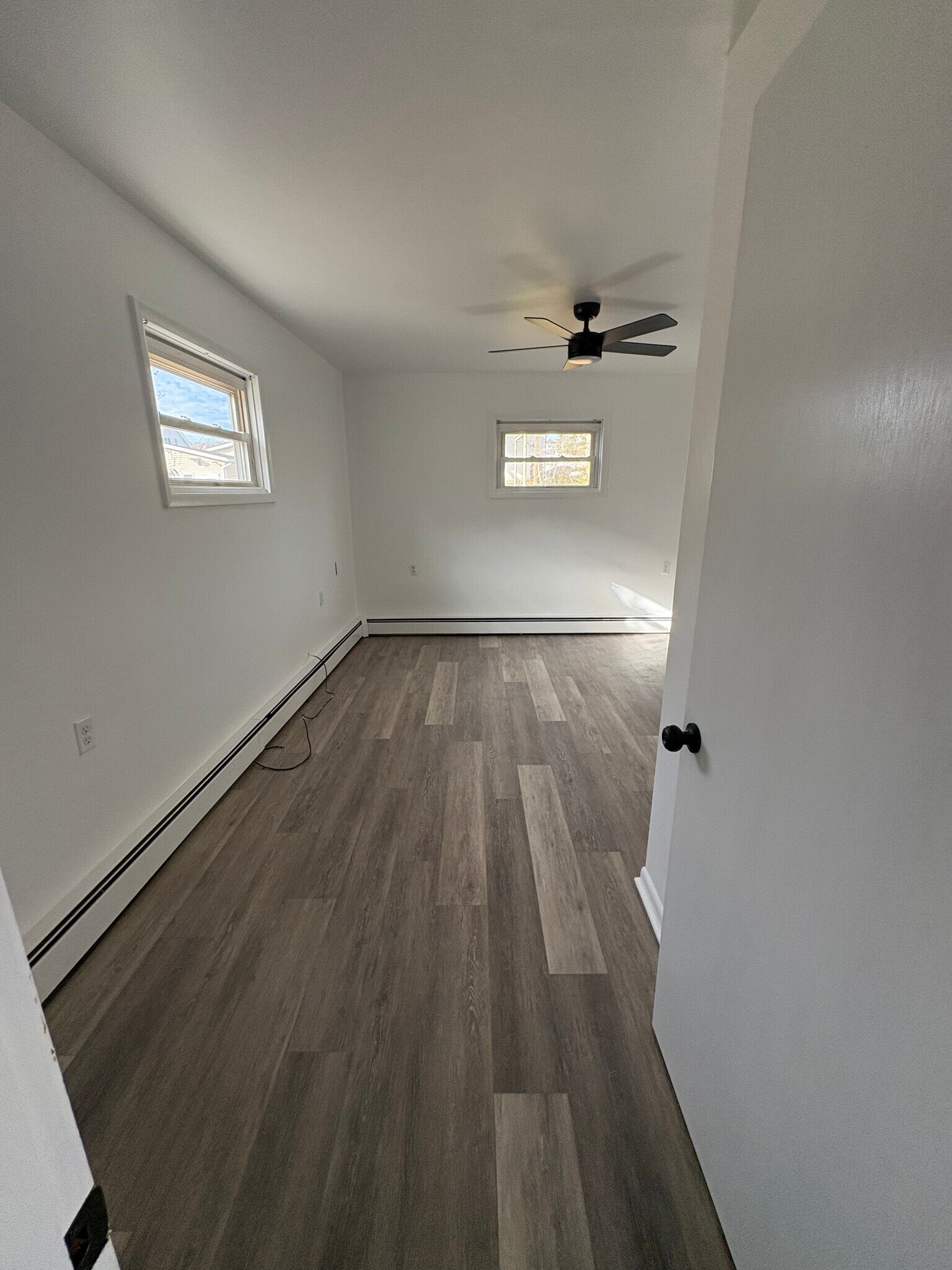 Spacious bedroom with plenty of closet space - 318 N 4th St