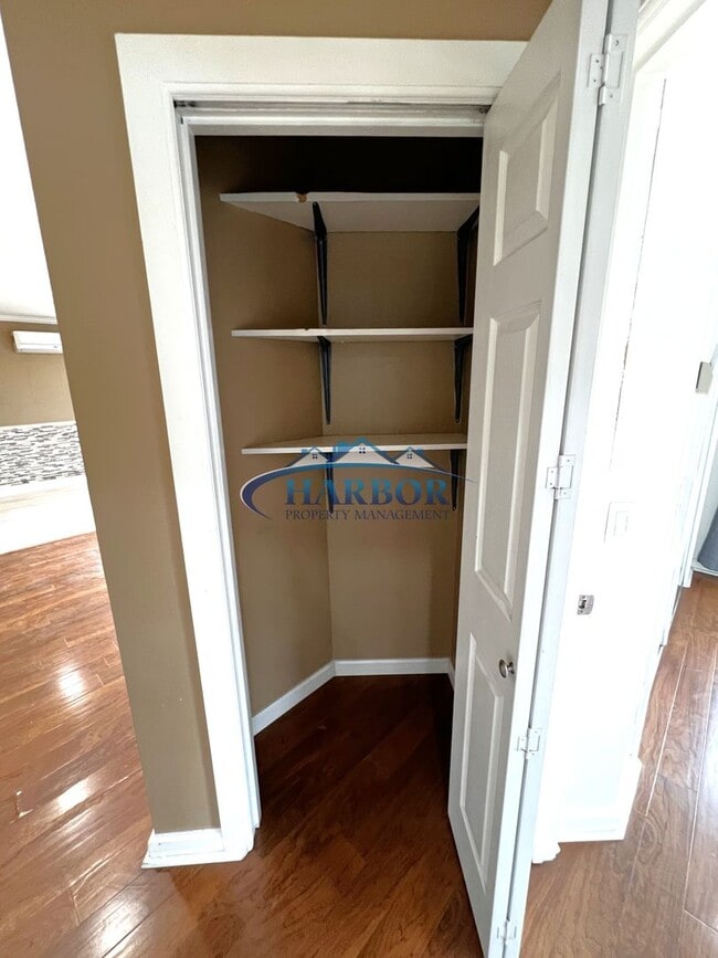 Building Photo - Charming Downey Duplex with Upgrades and Two-Car Garage