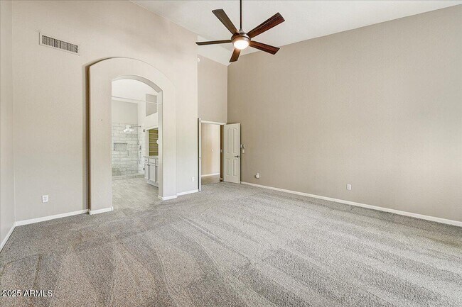 Building Photo - 13383 W Alvarado Dr