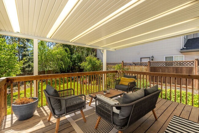 Building Photo - For Rent: Beautiful 3 Bed, 3 Bath Home in Desirable Eagle Ridge