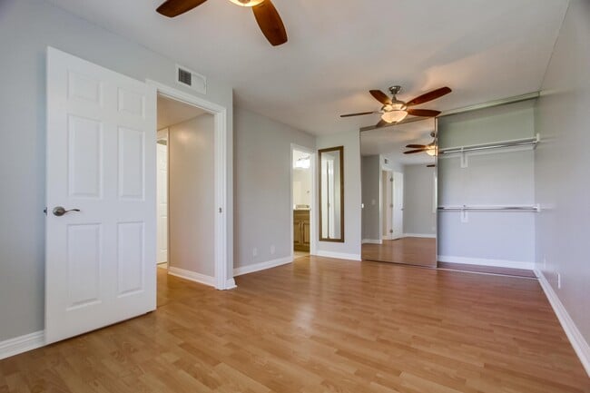 Building Photo - 9837 Caspi Gardens Dr. # 6
