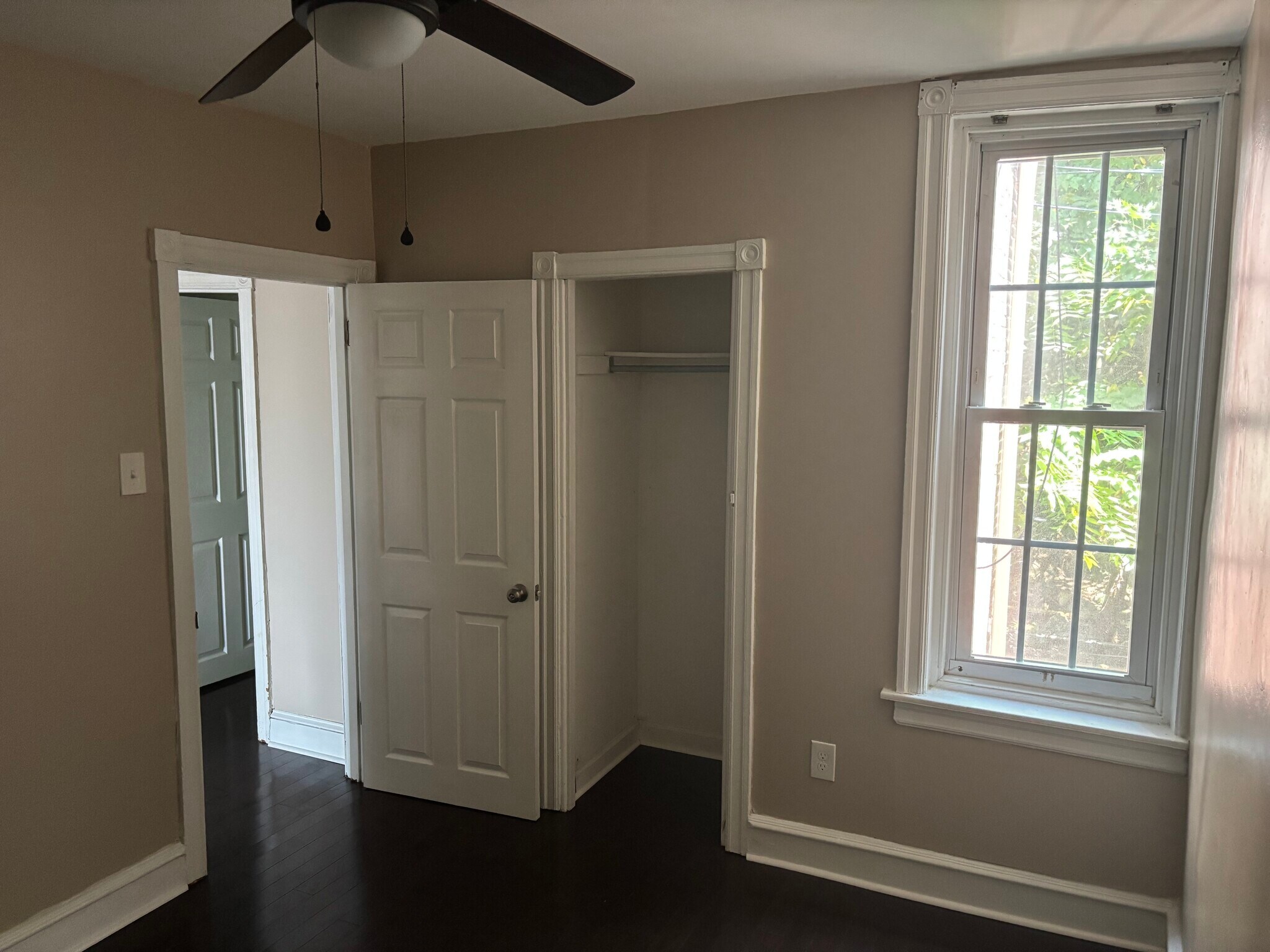 Closet in 3rd - 4013 Dexter St