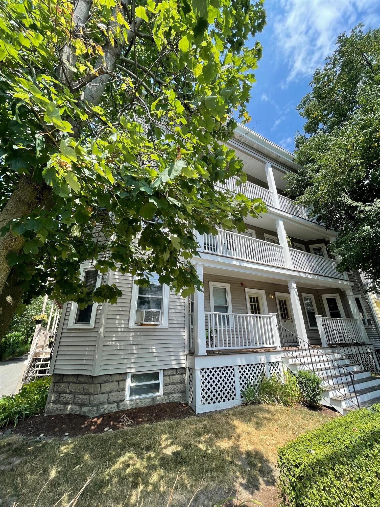 Building Photo - 40A Linden Ave