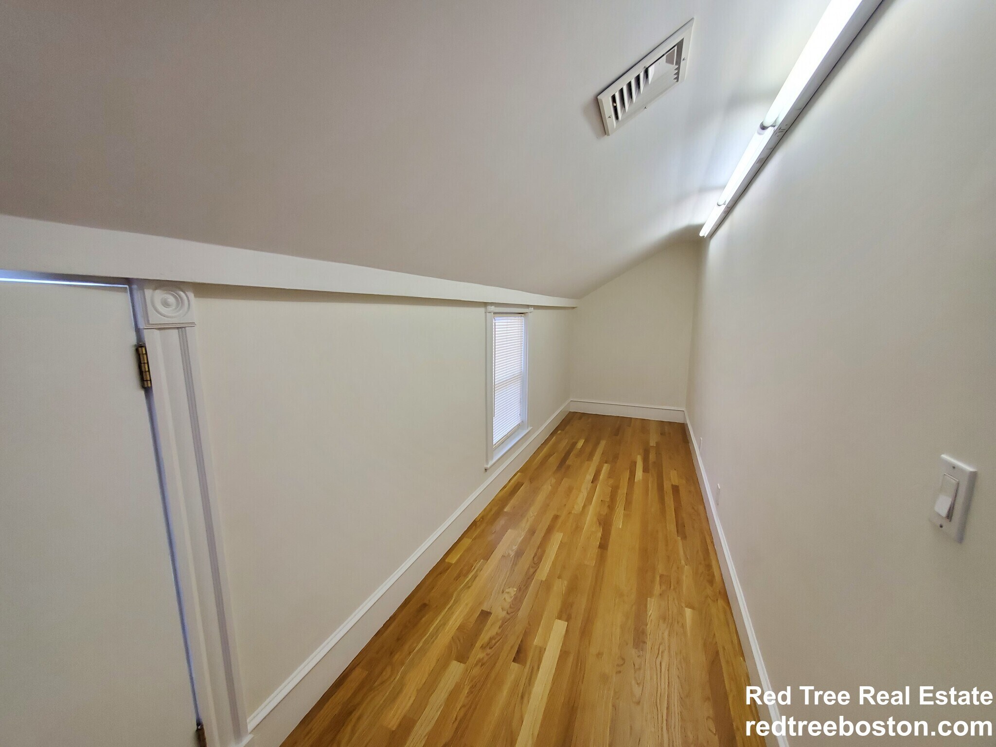 Building Photo - 8 White Ave