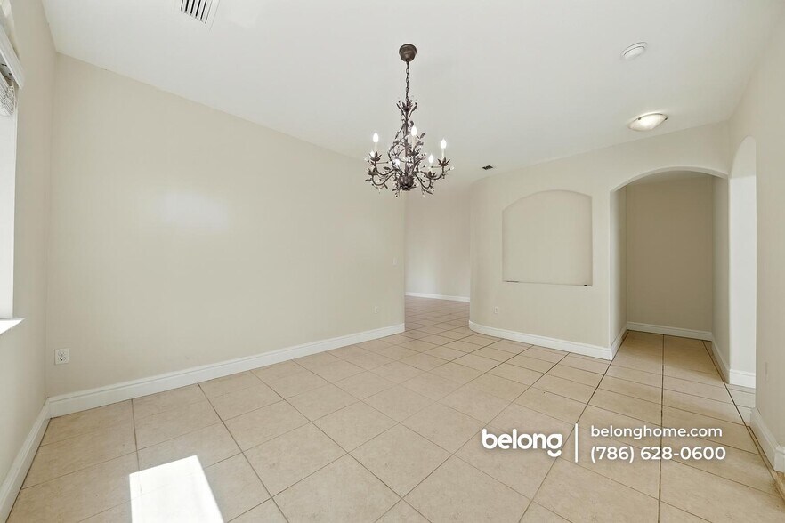Building Photo - 15386 SW 21 Ln