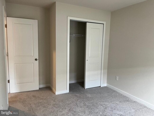 Building Photo - 37 E Front St