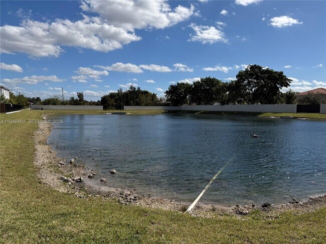 Building Photo - 145 SW 184th Ave