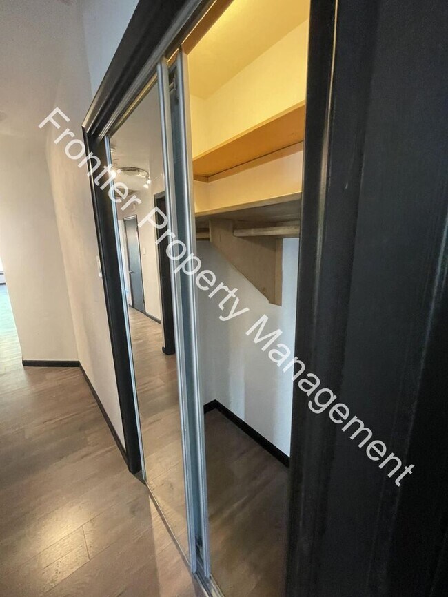 Building Photo - Charming 2 Bedroom Duplex – Don’t Miss Out!