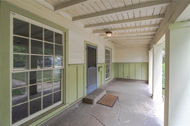 Building Photo - 1202 Norwood Rd