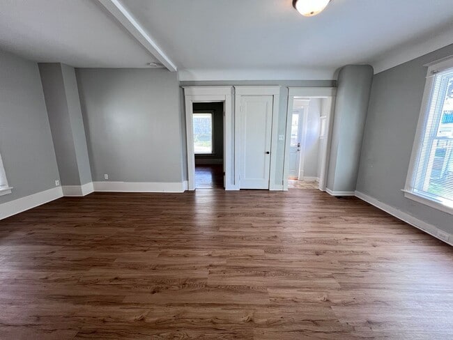 Building Photo - Updated 4-Bedroom Home!