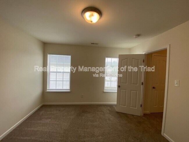 Building Photo - 4539 Deighton Ct