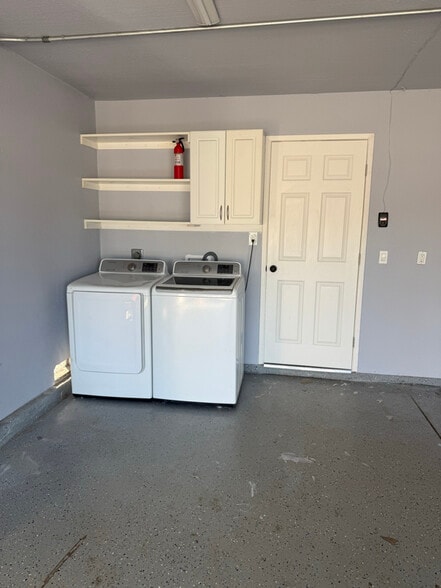 Building Photo - 4981 Dawson Dr