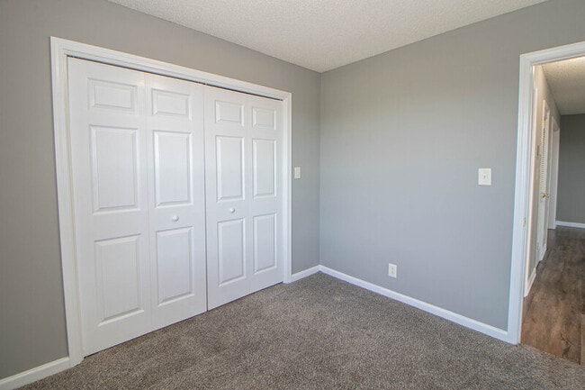 Building Photo - 145 Darlene Dr