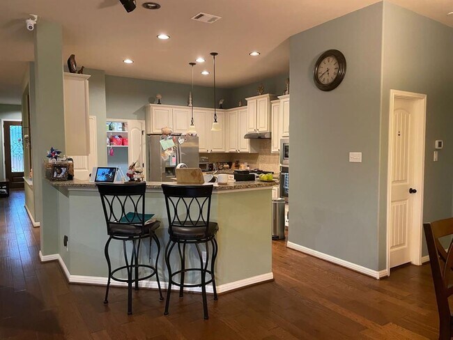 Building Photo - 209 Monahans Dr