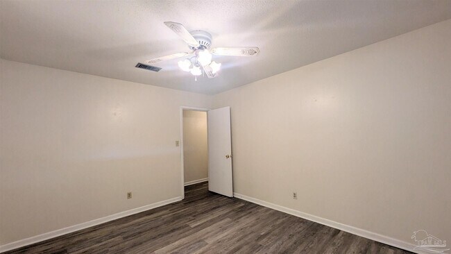 Building Photo - 1025 Revere Dr