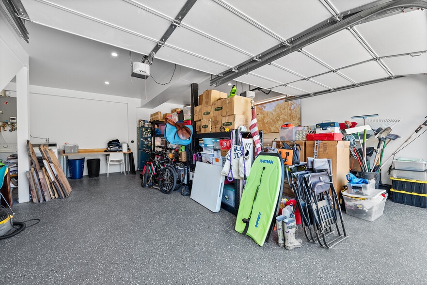 Building Photo - 2474 Barbara Dr