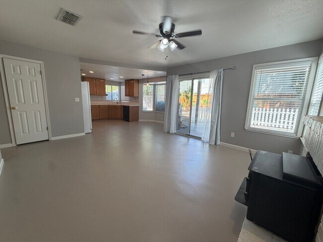 Building Photo - 8420 Oak Flat Way