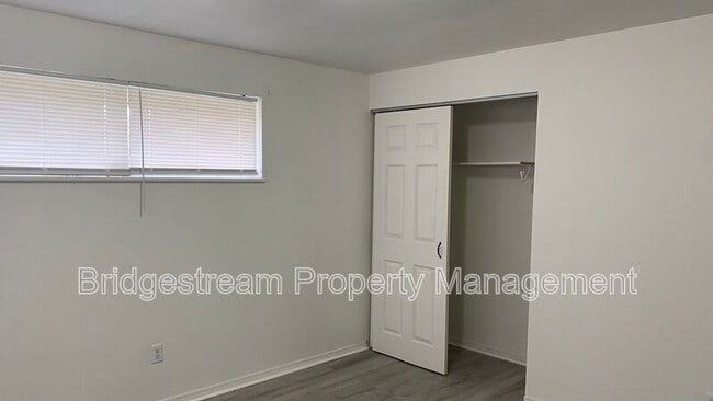 Building Photo - 6116 Rosebury Dr