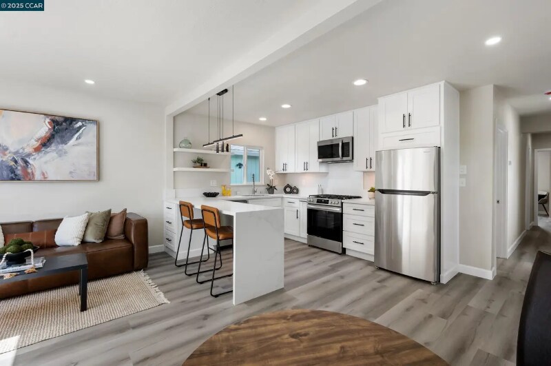 Building Photo - 1245 90th Ave