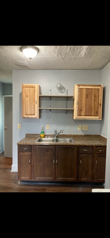 Building Photo - 600 Mc Clure Ave