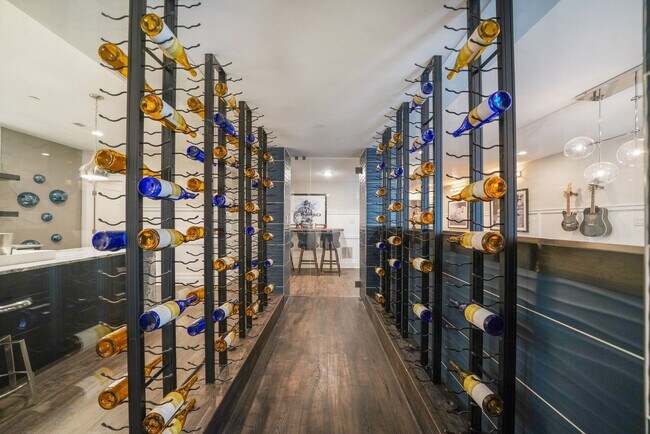 Building Photo - Luxury Fully Furnished 3 Bed 3.5 Bath Townhome in Darlington Ridge