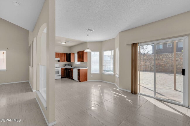 Building Photo - 11017 Bullseye St