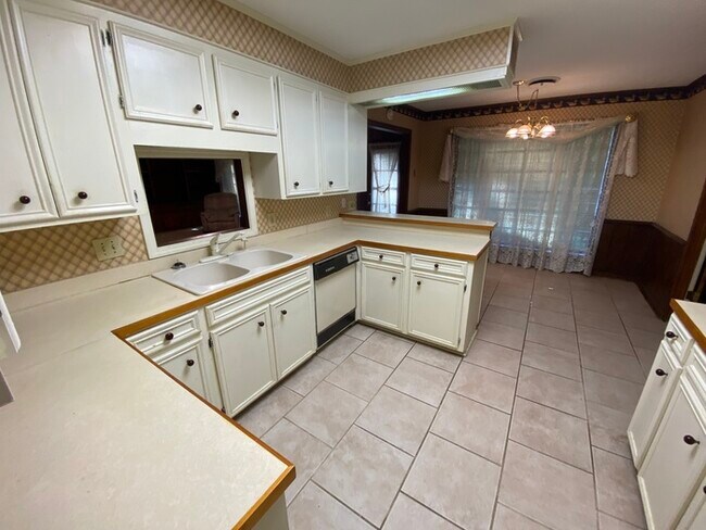 Building Photo - 5075 Riverwood Cir - NE Jackson