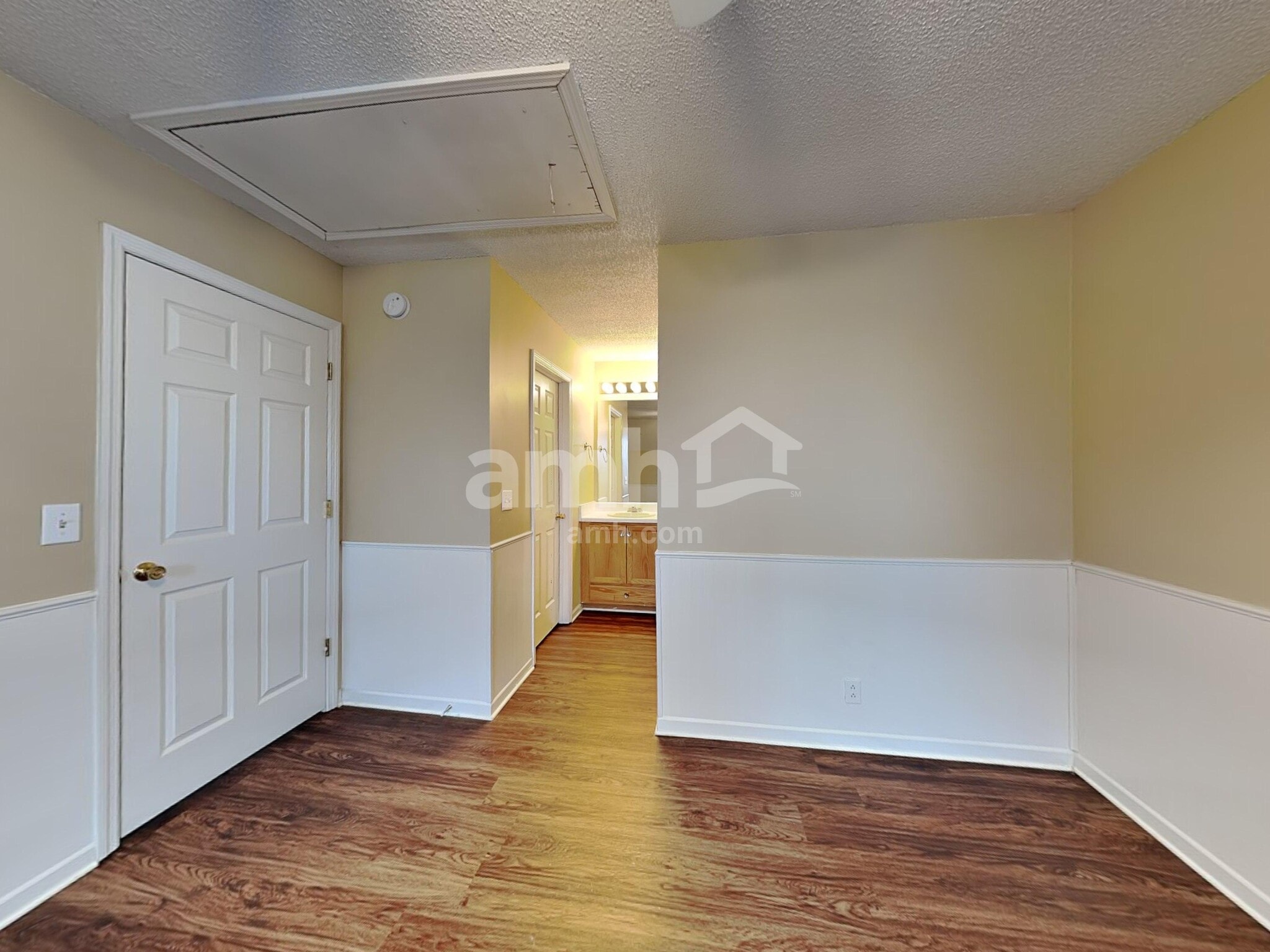 Building Photo - 2849 Elijah Dr